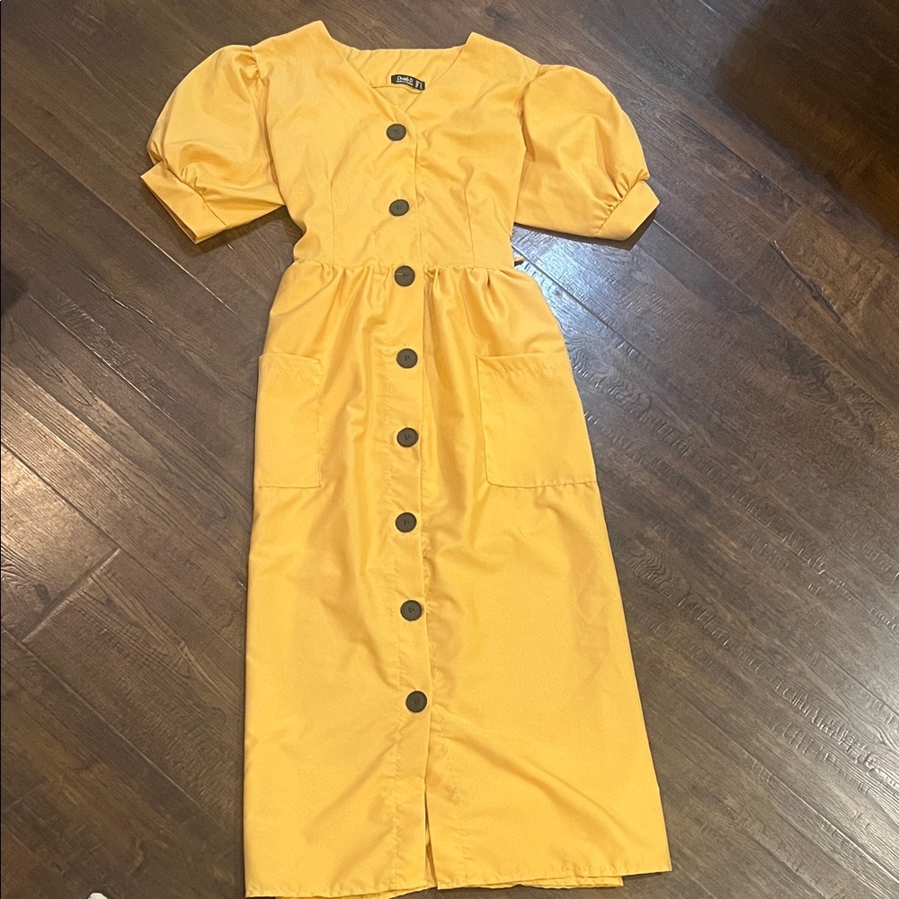 Double D Vintage Style Button-Down Midi Dress Medium